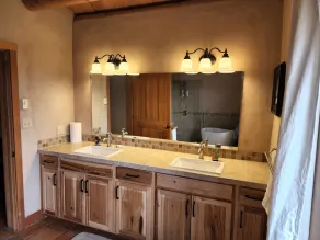 Bright Star Casa in Arroyo Seco half way between Taos Plaza and Taos Ski Valley - Image 4