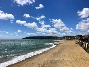 25 Breakwaters - Beach Hut is Included with this Dog Friendly Lux Apartment with Balcony, Stunning Sea Views over to Culver Cliffs & Free Parking - Image 4