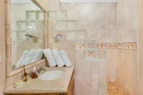 Casa Blanca 102 \"Endless Memories\" 2 BR Premium Condo - Image 4
