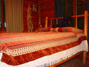 Laughing Bear Log Cabin, historical, sleeps 8, full kitchen, 2 dining areas!! - Image 5
