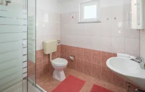 Vacker lägenhet i Porec med pool - Image 2