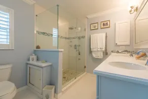 Gorgeous Beach Villa, with Private Access to Beach - Image 3