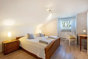 Apartment 'Ferienhaushälfte Haus Rostock' with Terrace, Garden and Wi-Fi - Image 4