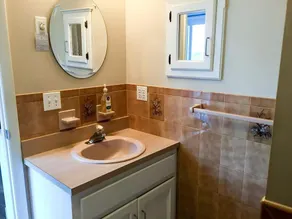 Single family Beach House Close to Kiddie Beach & Ocean - Image 2