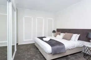 Escape to stylish comfort in this modern apartment! - Image 2