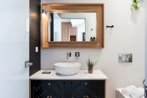 Blue Island Luxury Apartment - Image 3