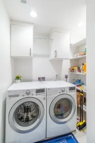 Residential home with Yard Perfect for Monthly Stays - Image 2