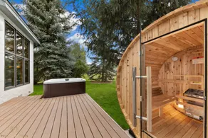 Sleeps 12 w/Hot-Tub & Sauna Right on the gold course!! - Image 2