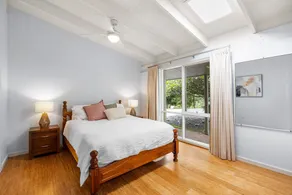 Bonvarly Guest House - Image 5