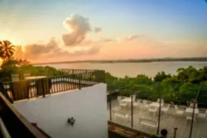 Luxury Villa Nearby Beach - Image 1