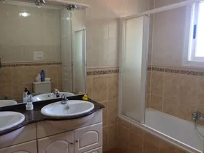 Bella villa indipendente immersa in rigogliosi giardini con piscina privata per 6 persone. Wifi gratis - Image 3