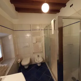 Dreizimmerwohnung, 80 qm, 5/7 Personen mit Pool, 8 km vom Zentrum von Florenz - Image 3