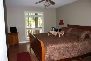 Lakefront w/Large Covered Porch. Wooded. Pool. Pavilion. Kayaks. Near Clemson. - Image 4