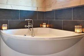 Beautiful luxury log cabin. Two private terrasses. Open fireplace. Pet friendly - Image 4