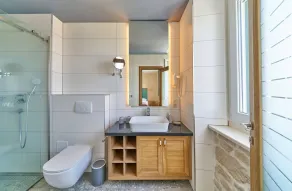 Exclusive Villa Amara with infinity heated pool - sea view, family, stylish, pet friendly, jacuzzi, sauna, bbq, 5 parking spaces - Image 4