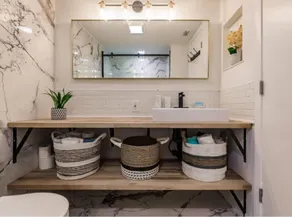 HAPPY FUN  BLUE HOUSE for 8 people kids, pets friendly, 3 miles from the  beach🏖️ - Image 3