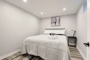 3mins to Downtown Kitchener's TechHub. Cozy 3-bedroom - Image 5
