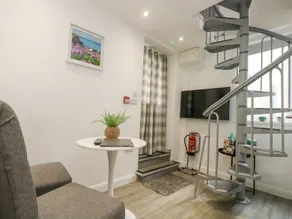 The Snug - Image 2