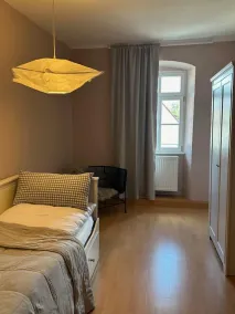 Accommodation with three bedrooms - ideal for long-term tenants - Image 4