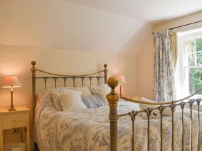 2 bedroom accommodation in Holwell - Image 3