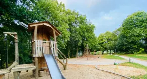 Family Friendly/Home Office/Garden + Trampoline - Image 5
