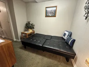 Deluxe Single Queen Suite Futon & Kitchenette - Image 3