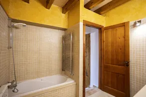 Villa con piscina cerca de la playa de 3 habitaciones, 2 baños y barbacoa - Image 2