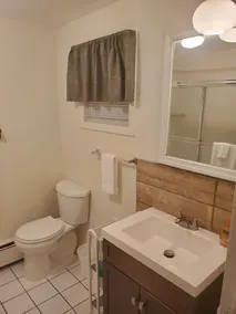 Private and spacious apartment close to Cornell in quiet residential area. - Image 4