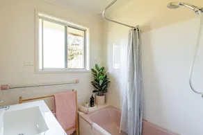 A  little beach front cottage - Image 3