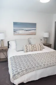 Modern Urban Townhouse with High Speed Internet - Image 5