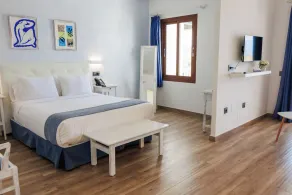 Apartamentos El Bergantin Menorca Club - Image 4