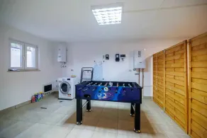 Villa with swimming pool and jacuzzi - Image 2