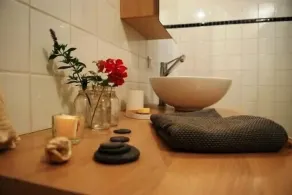 Yndig gæstelejlighed ved poolen - Image 2