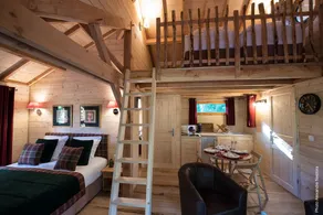 LUXURY CABIN WITH SPA IN TREES - Image 2