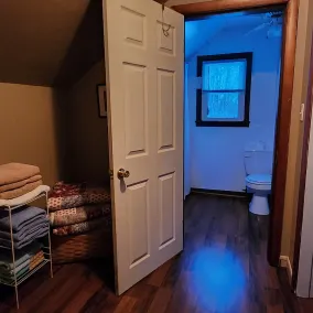 Trailside! Park and ride from here. Room for 2 trailers. Low cleaning fee! - Image 5