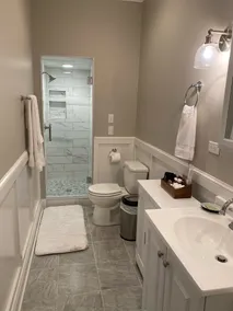 Newly renovated backhouse in the heart of Memphis' historic Evergreen District. - Image 3