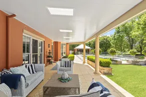 Private, Cosy 3 Room Queen Suite with  Pool, Arcadia - Image 3