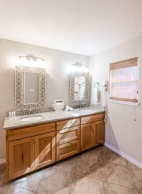 Casa Chillota-Private HEATED Pool, InTown, Close to Sandfest, Boat Parking, Pets - Image 2