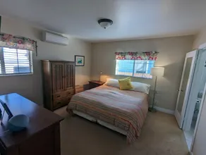 Cozy Home Centrally Located in LA's South Bay area - Image 4