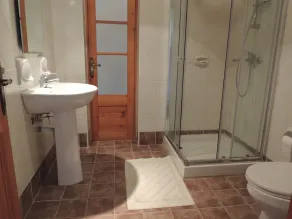 Bellamente restaurada casa de campo con piscina privada - Image 5