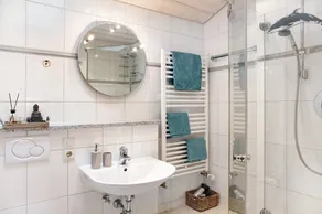 Studio Apartment 'Zugspitznest' with Mountain View, Balcony and Wi-Fi - Image 2
