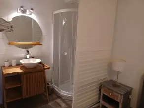 Maison à 50 mètres de la mer,4 salles d'eau, studio en option, proche parc expo. - Image 4