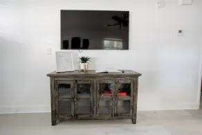 Charming 1-Bedroom Oasis in the Heart of Downtown - Image 2