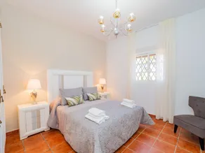 Cubo's Lemon House - Image 4