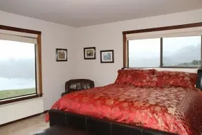 Sanctuary By the Sea-Dramatic Oceanfront mit Whirlpool - Image 5