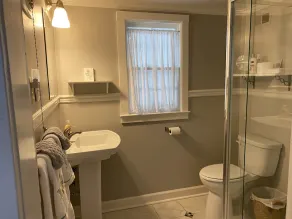 Historic District,3 bedrooms & 2 full baths, one level. Fenced backyard. Porch. - Image 3