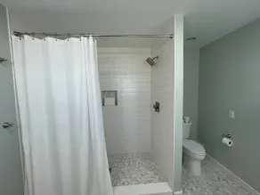 Close to Village & Pier, quiet retreat, bunk room  with toys, games, books & TV - Image 3