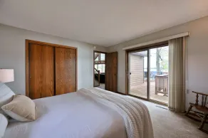 Beautiful Lakeside Cabin on Long Lake - Image 3