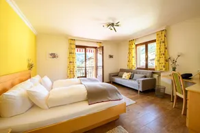 Montfort - Image 4