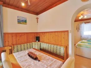 Apartment in Niedernsill near Ski Slopes - Image 4